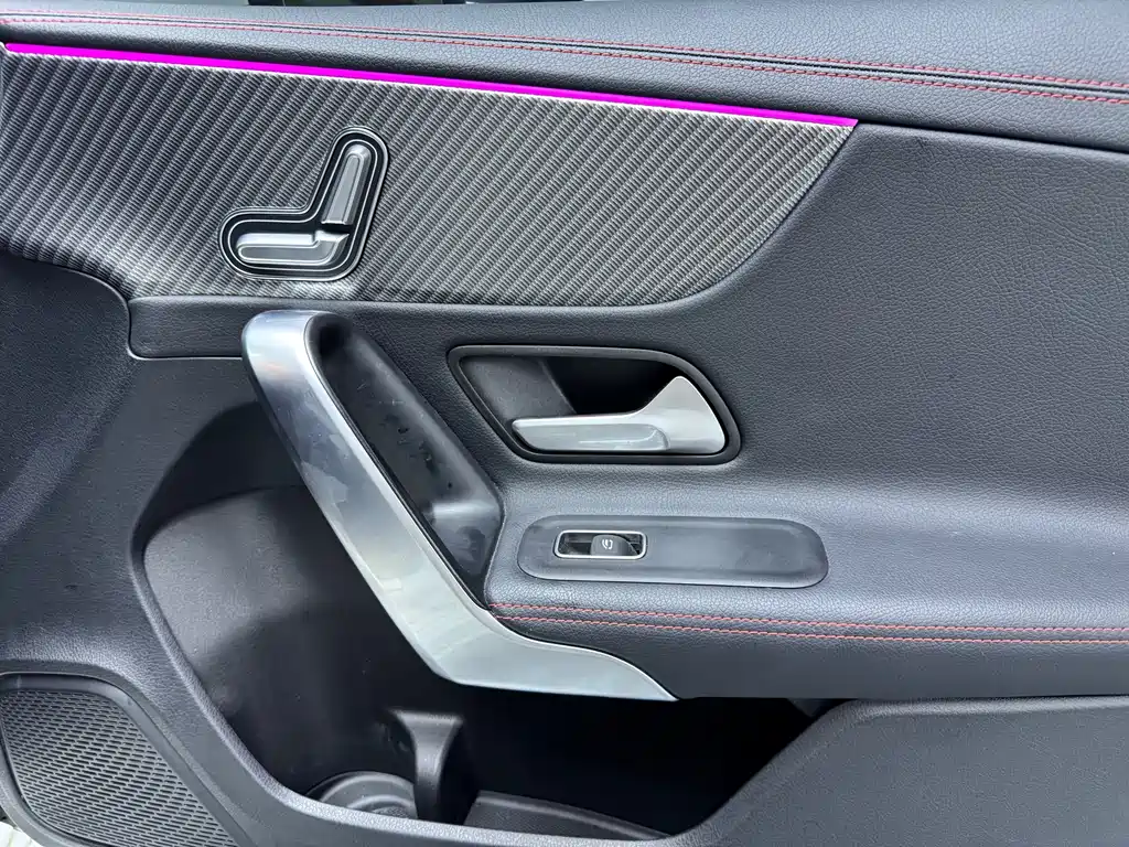 Mercedes-Benz A-Class 2023 — фото 14