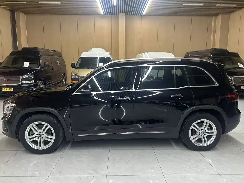 Mercedes-Benz GLB 2021