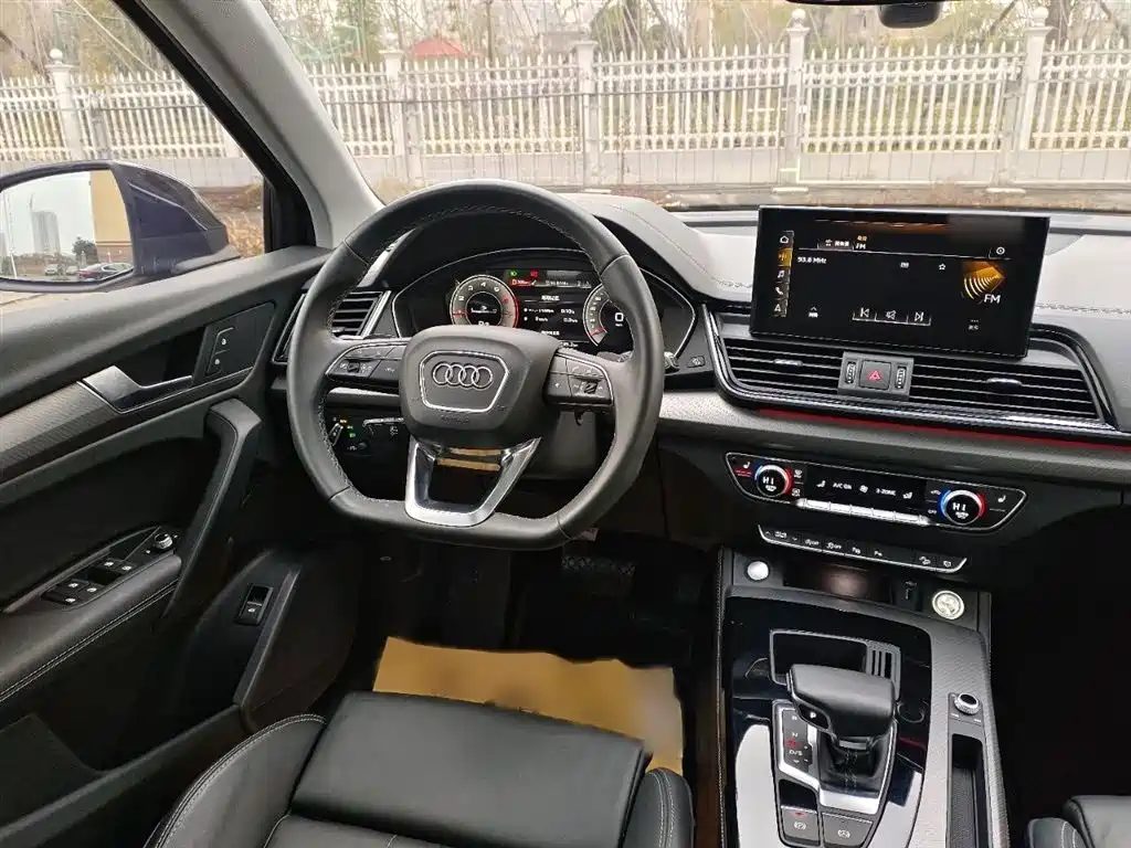 Audi Q5L 2022 — фото 17