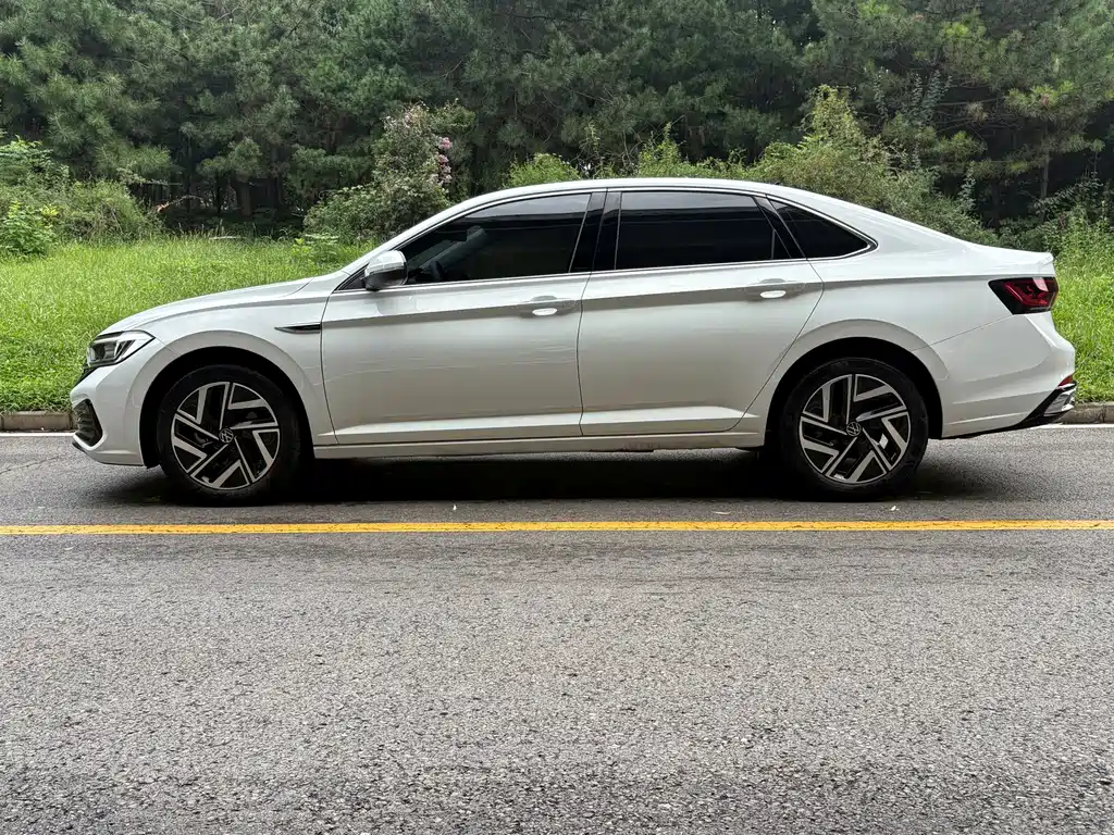 Volkswagen Sagitar 2025