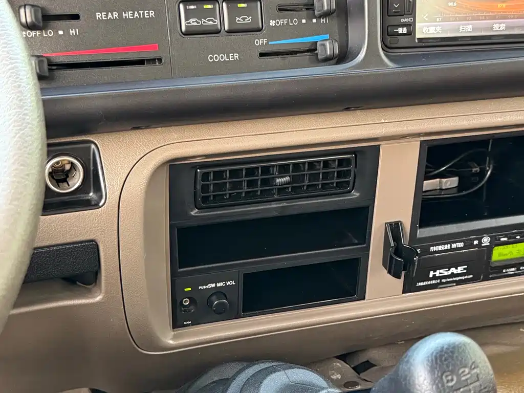Toyota Coaster 2015 — фото 17