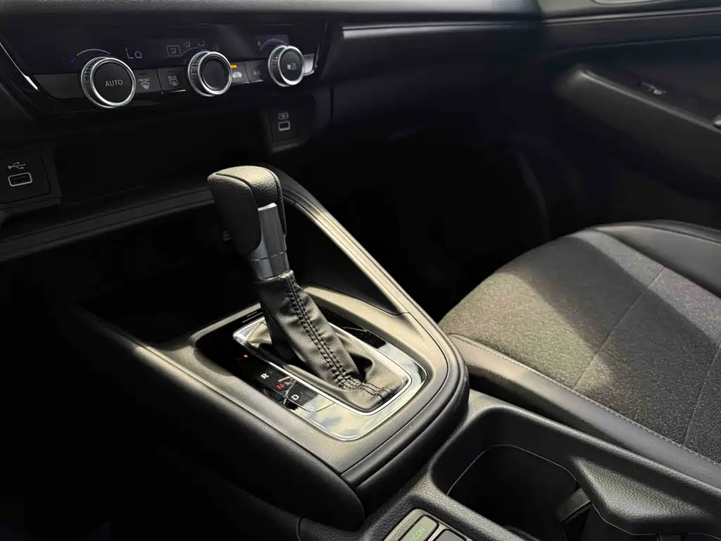 Honda Vezel 2023 — фото 13