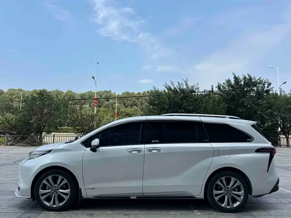 Toyota Sienna 2022