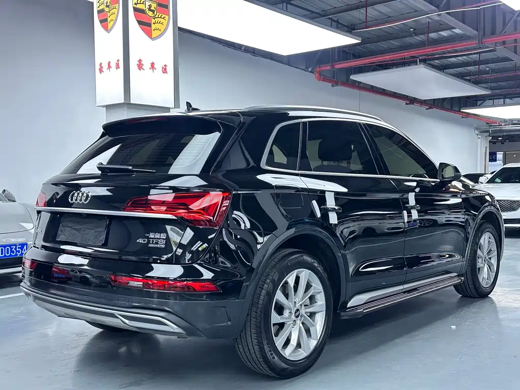 Audi Q5L 2023 — фото 18