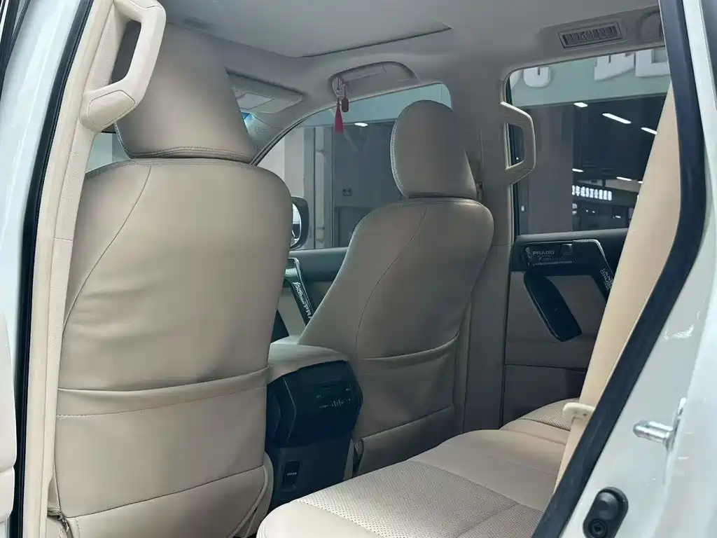 Toyota Prado 2019 — фото 6