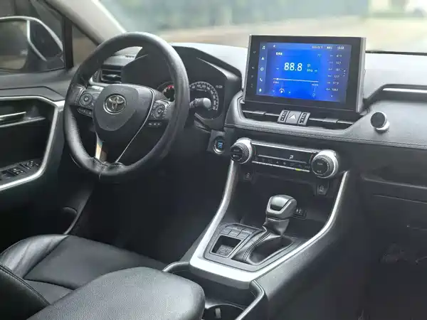 Toyota RAV4 2021