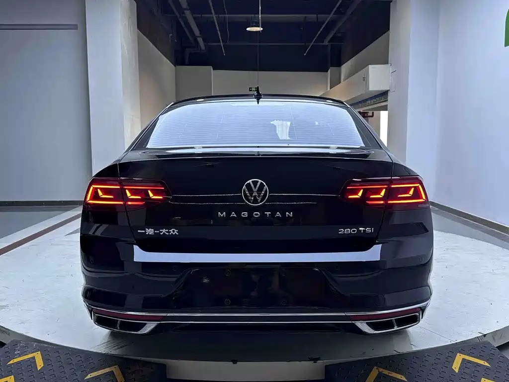 Volkswagen Magotan 2024