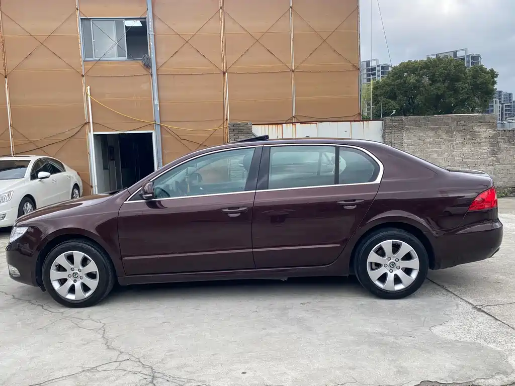 Skoda Superb 2013 — фото 12