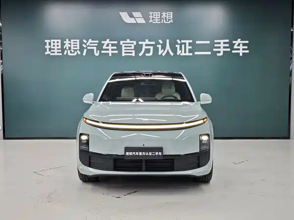 Li Auto L6 2025