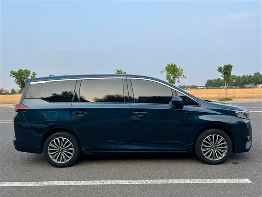 GAC Motor Trumpchi M6 2019 — фото 5