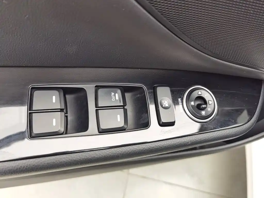 Hyundai Mistra 2015 — фото 9
