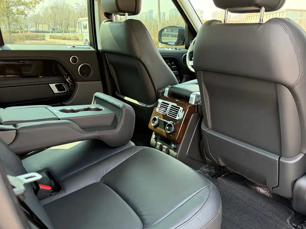 Land Rover Range Rover 2022 — фото 16