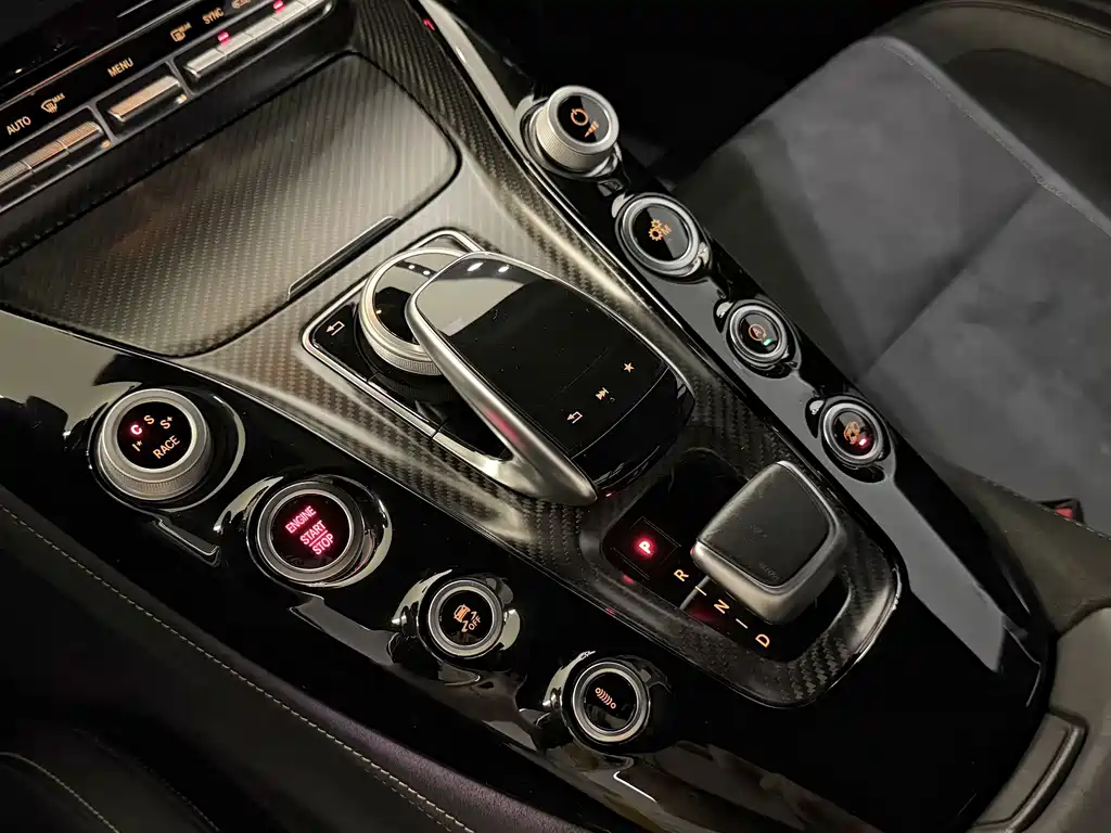 Mercedes-Benz AMG GT 2018 — фото 12