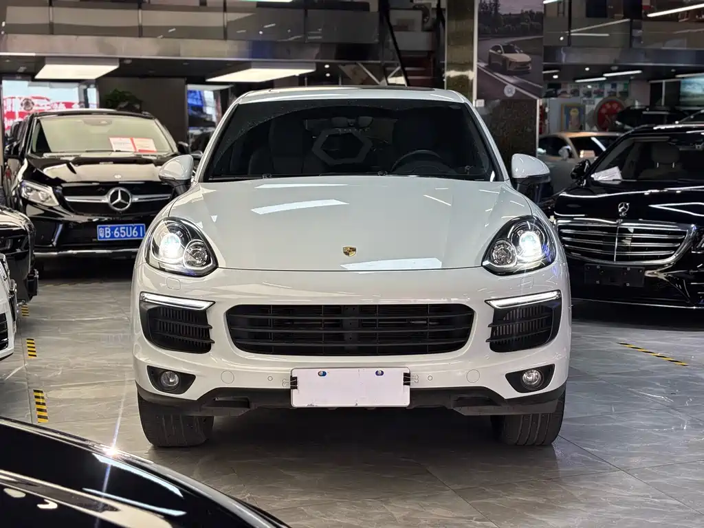Porsche Cayenne 2017 — фото 2