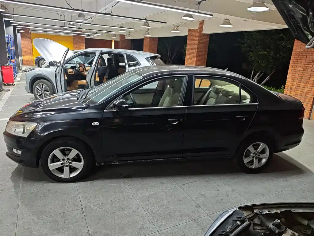 Volkswagen Santana 2013