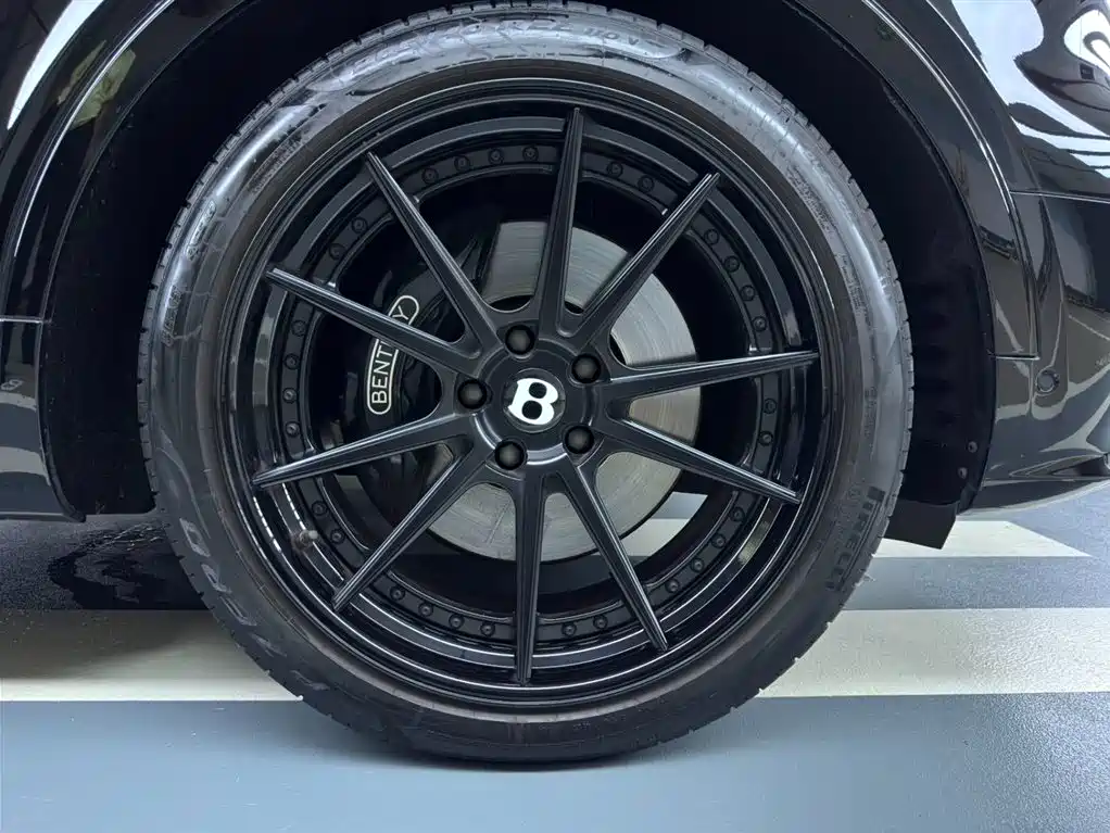 Bentley Bentayga 2021