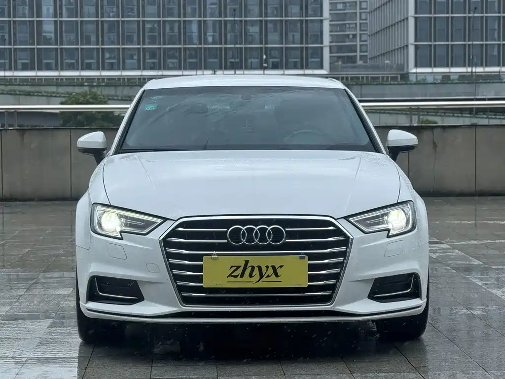 Audi A3 2019 — фото 2