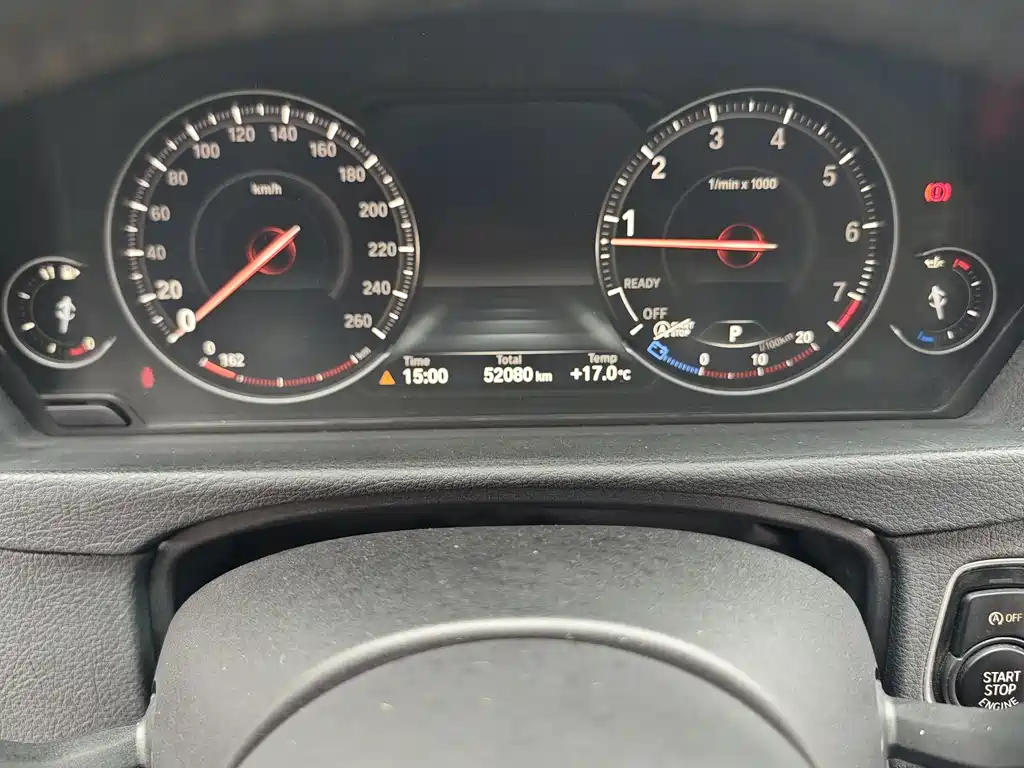 BMW 3 Series 2018 — фото 10
