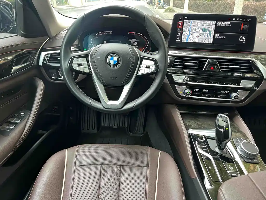 BMW 5 Series 2021 — фото 13