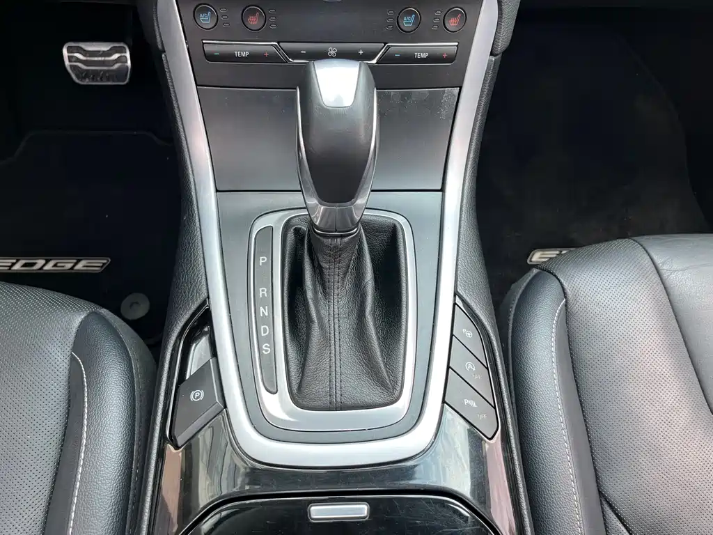 Ford Edge 2017 — фото 12