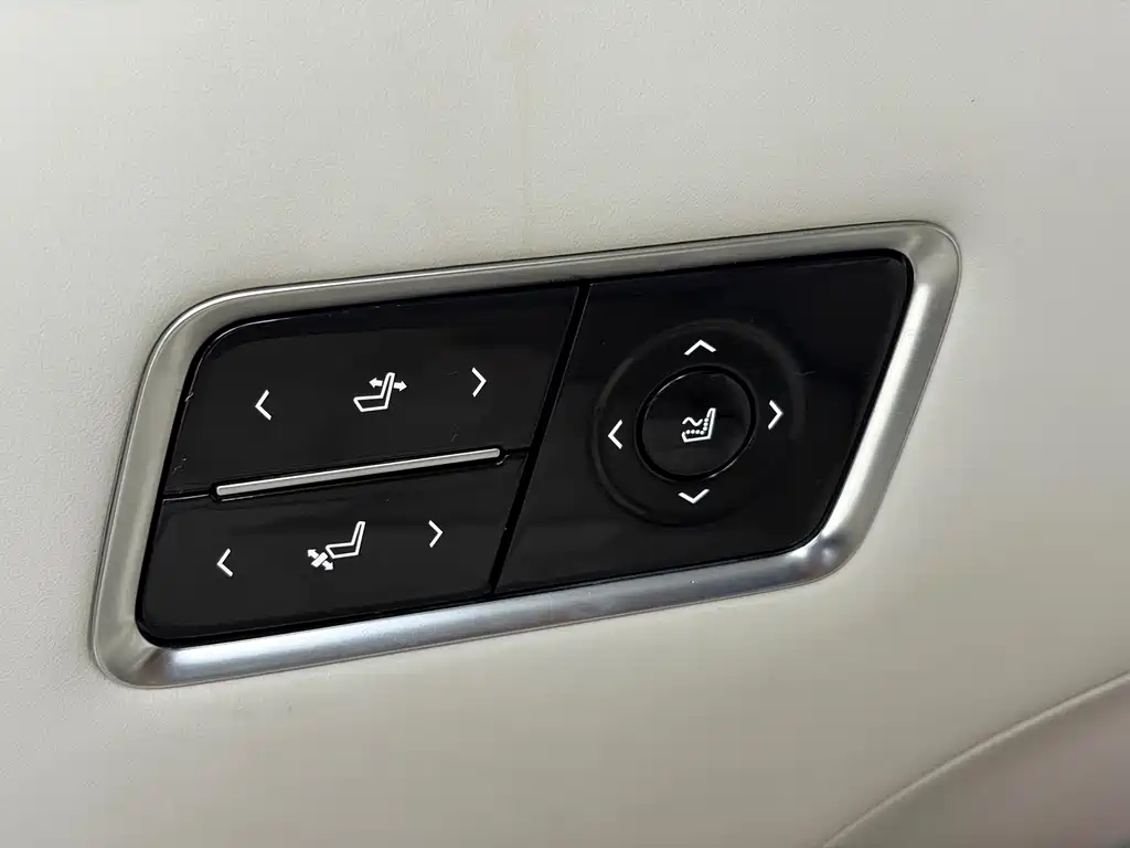 Buick GL8 New Energy 2024 — фото 15