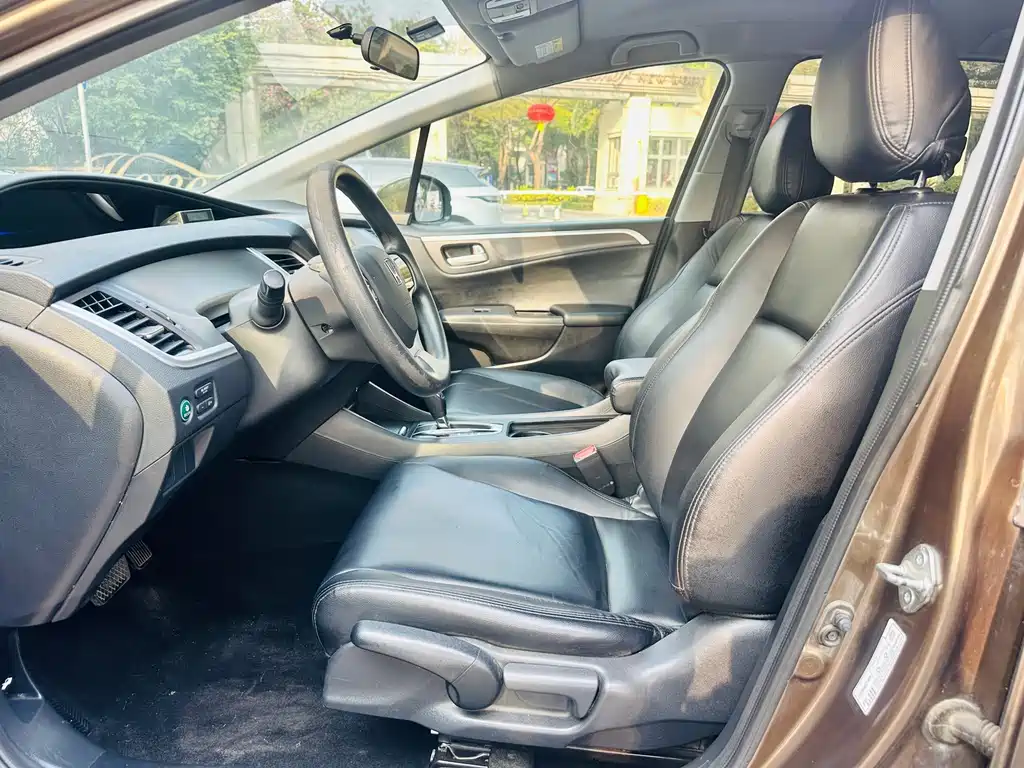 Honda Jade 2017 — фото 15