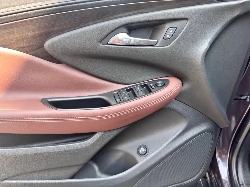 Buick Envision Plus 2017 — фото 9