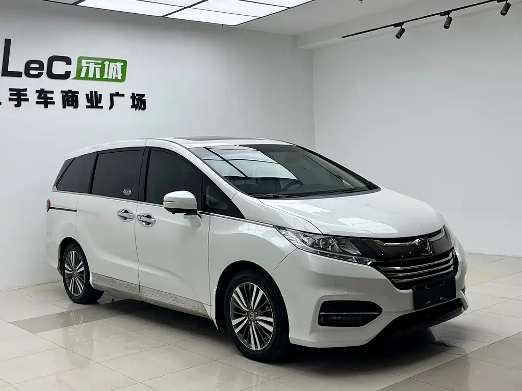 Honda Odyssey 2018 — фото 3