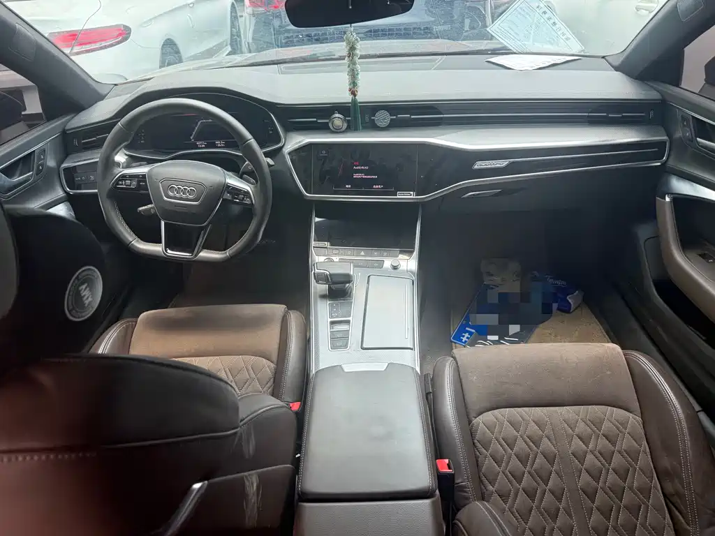 Audi A7L 2022