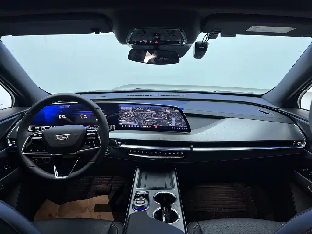 Cadillac XT5 2025 — фото 10