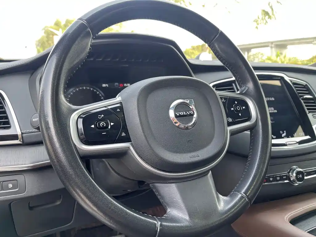 Volvo XC90 PHEV 2022 — фото 19