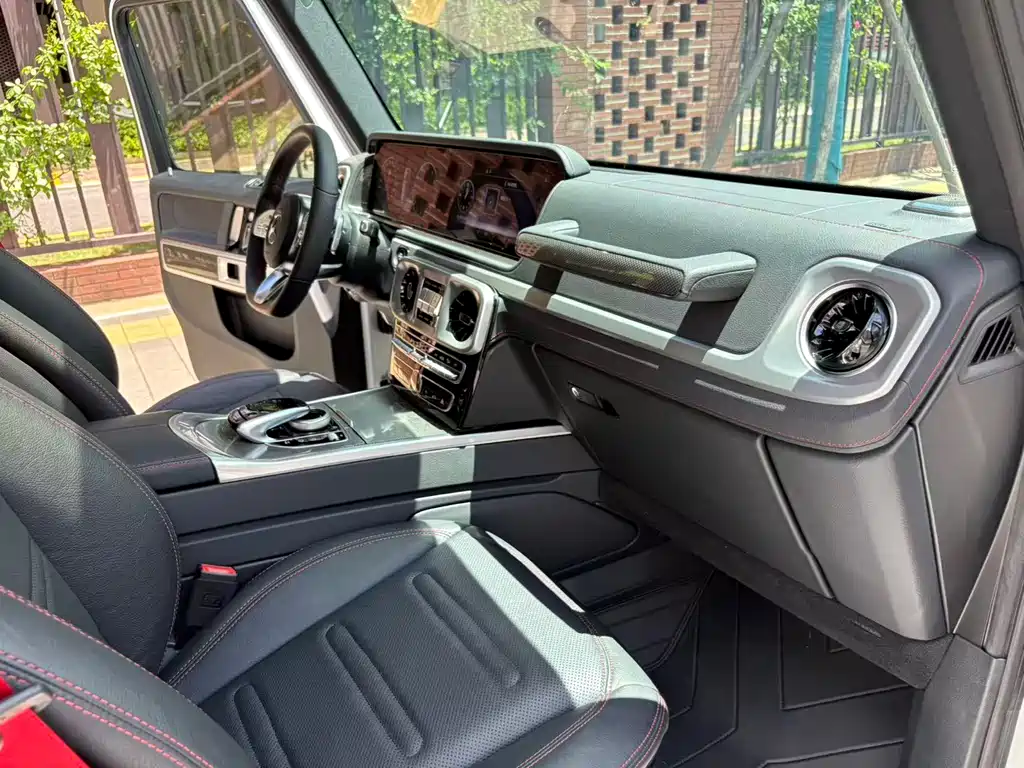 Mercedes-Benz G-Class 2023 — фото 14