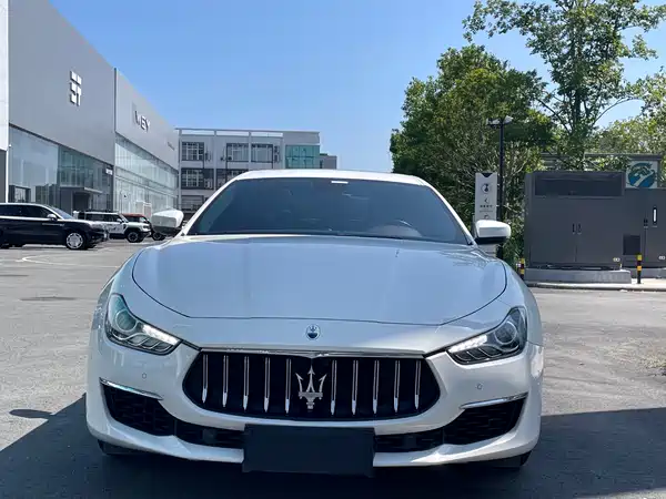 Maserati Ghibli 2021