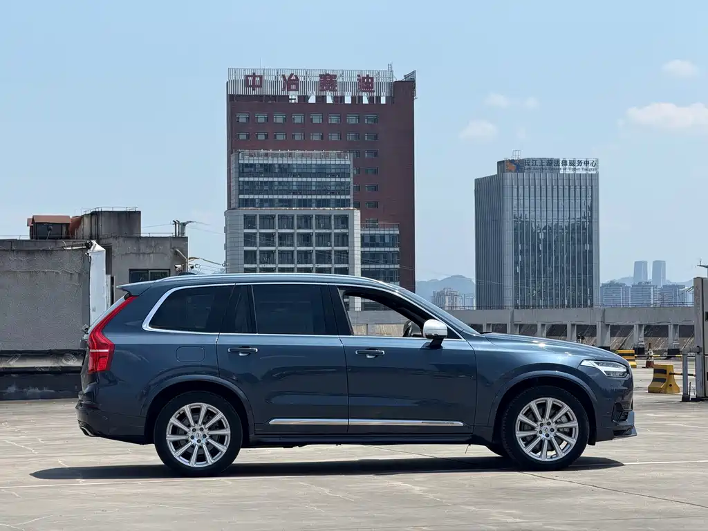 Volvo XC90 2018 — фото 5