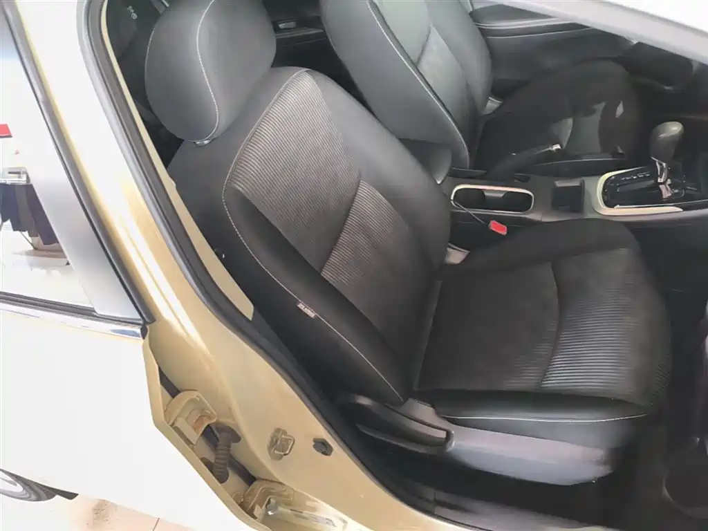 Nissan Tiida 2018 — фото 25
