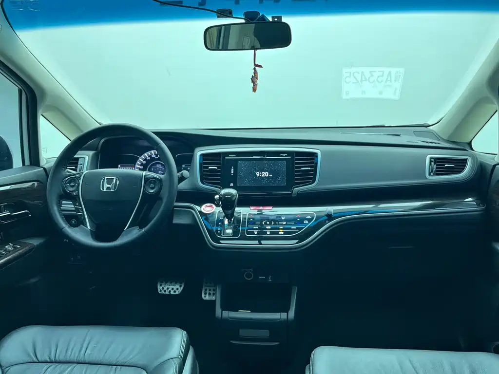 Honda Odyssey 2018 — фото 10