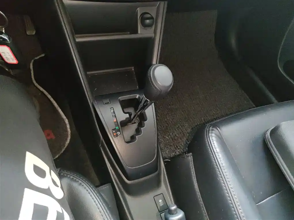 Toyota Yaris L 2019 — фото 14