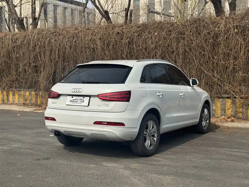 Audi Q3 2015 — фото 6