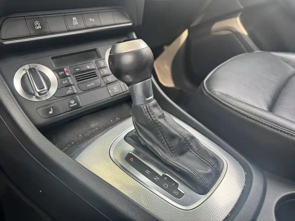 Audi Q3 2015 — фото 10