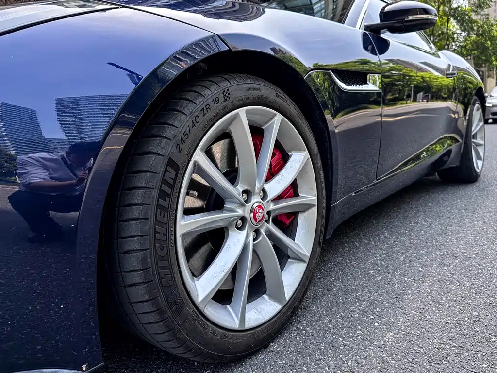 Jaguar F-TYPE 2015 — фото 13