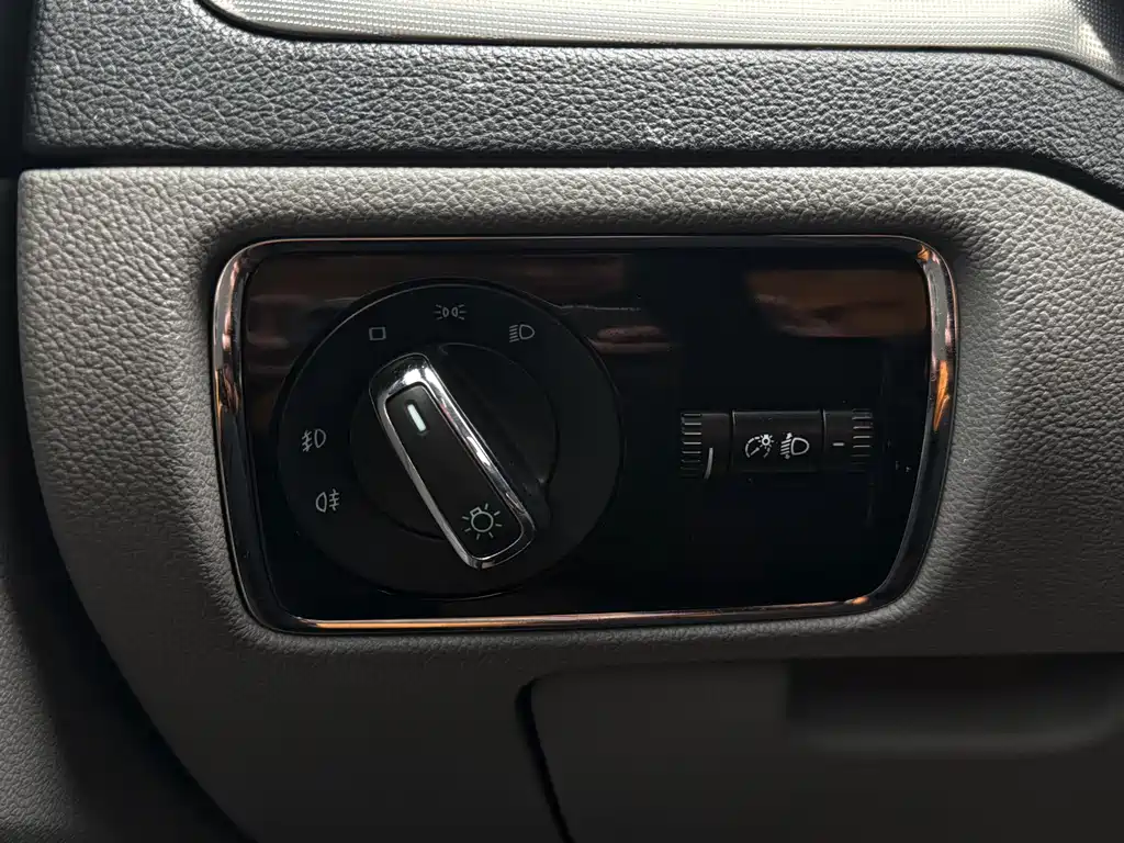Skoda Superb 2015 — фото 21