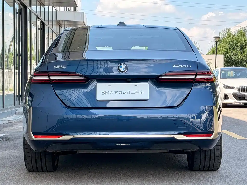 BMW 5 Series — фото 27