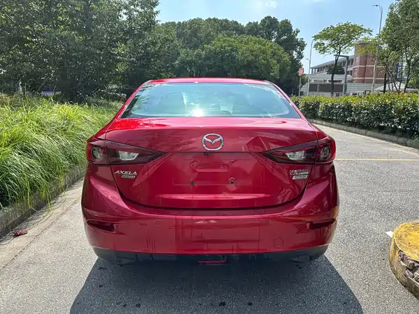 Mazda 3 Axela 2015