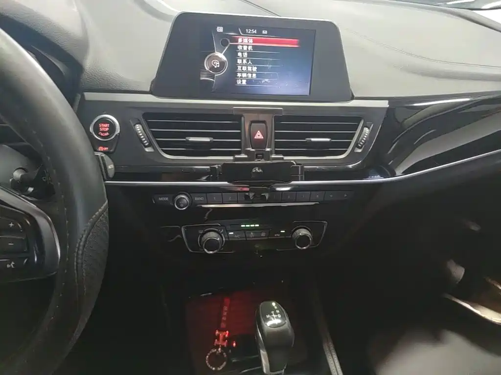 BMW 1 Series 2017 — фото 13