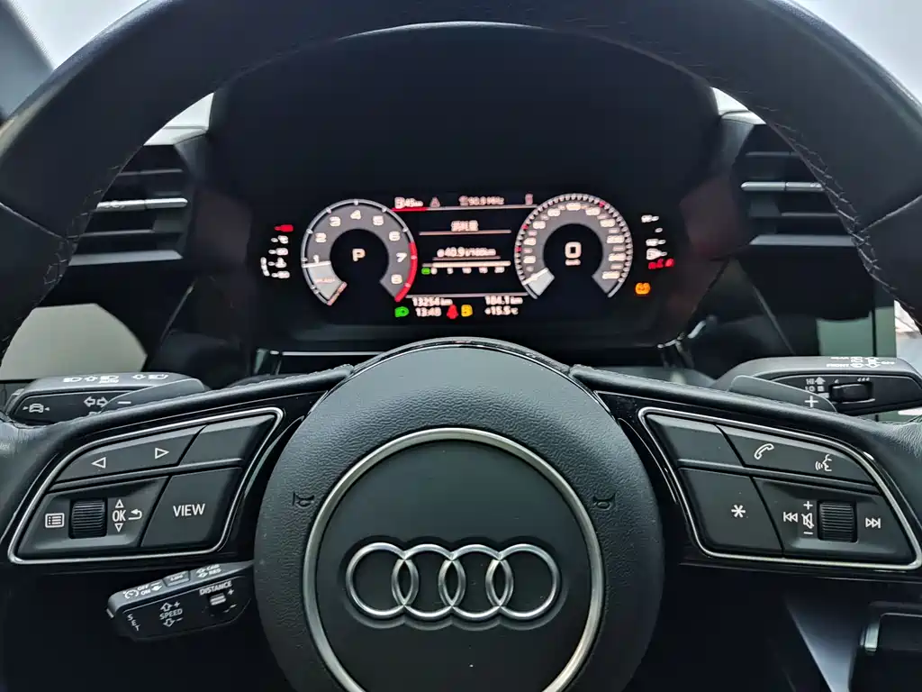 Audi A3 2023 — фото 10