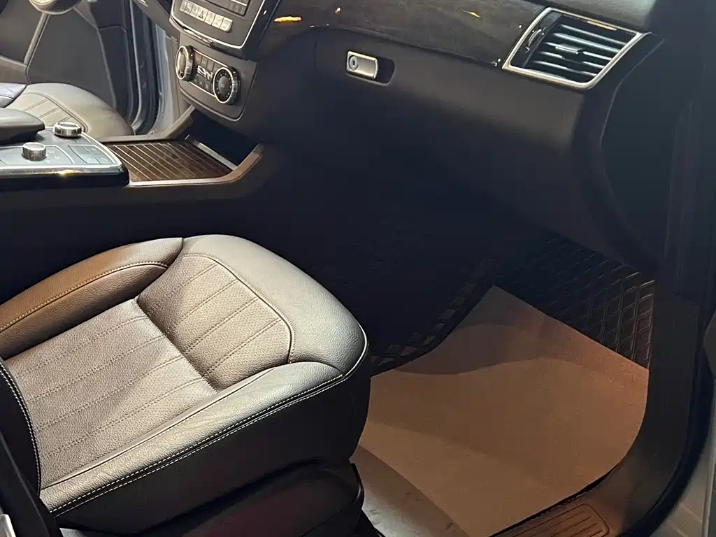 Mercedes-Benz GLE 2016 — фото 10