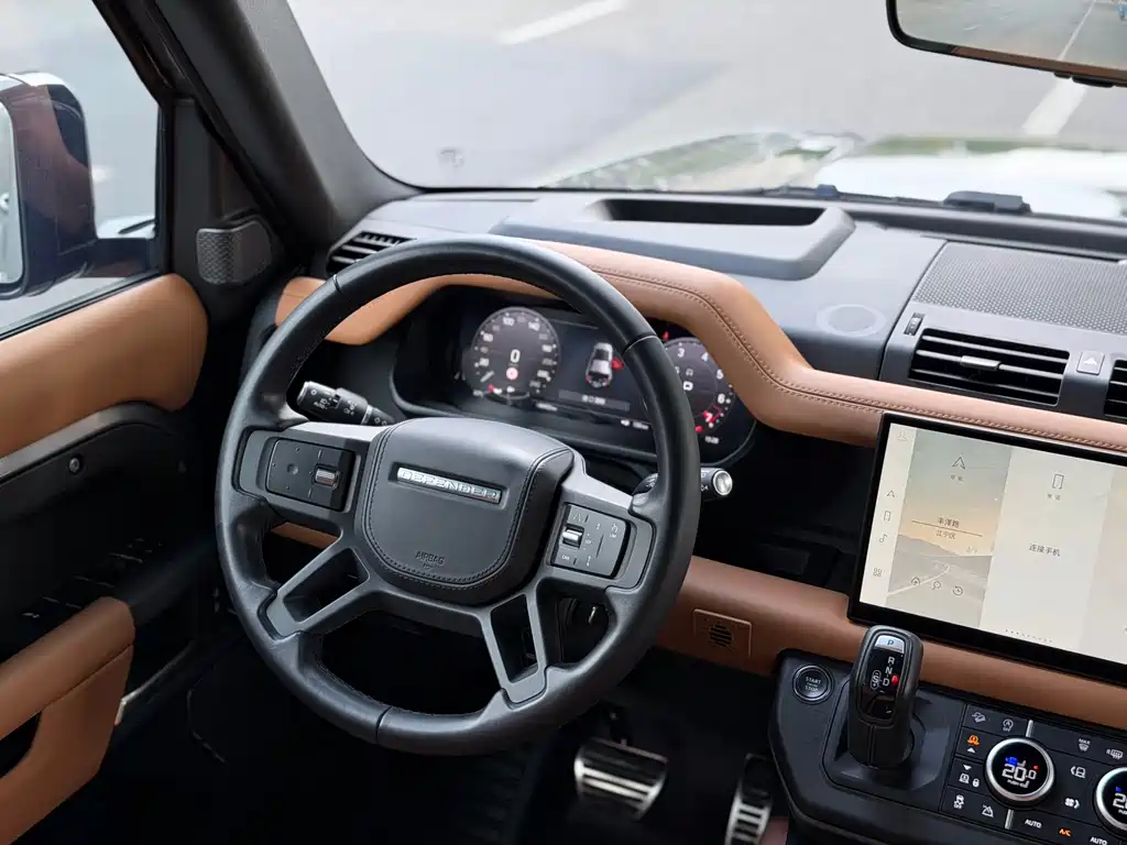 Land Rover Defender 2023 — фото 15