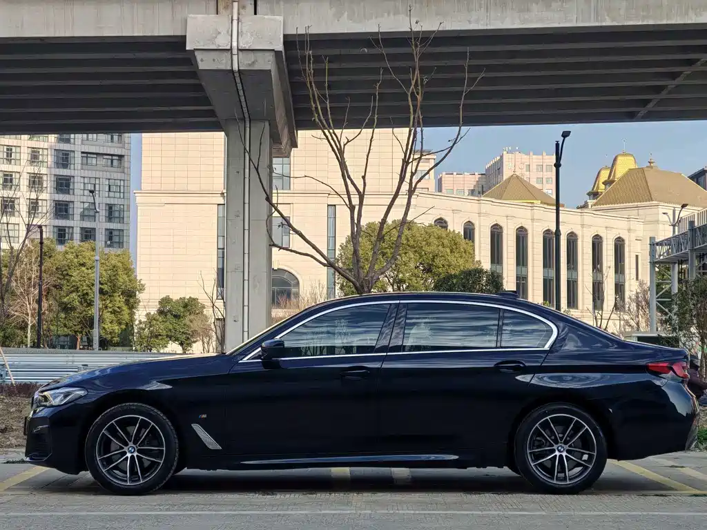 BMW 5 Series 2023