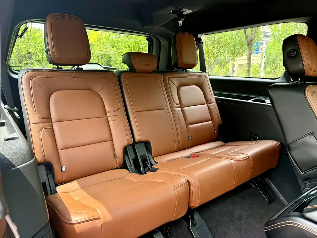 Lincoln Navigator 2019 — фото 12