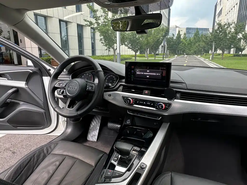 Audi A4L 2017 — фото 13